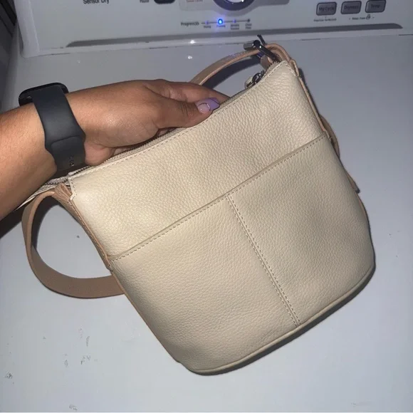 American Leather Co. Crowley Bucket Crossbody Beige & Tan - Picture 7 of 10